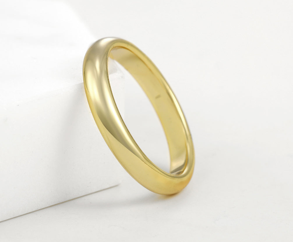 Anillo lizo bañado en oro 14 quilate