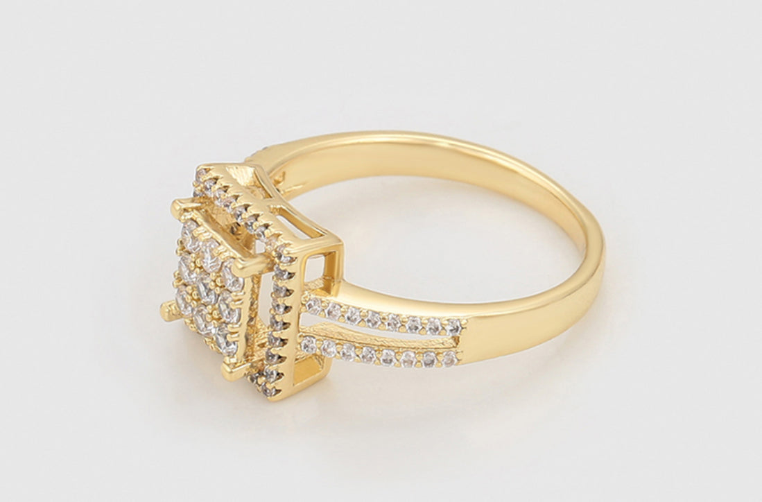 Anillo de diamantes bañado en oro de 14 quilates