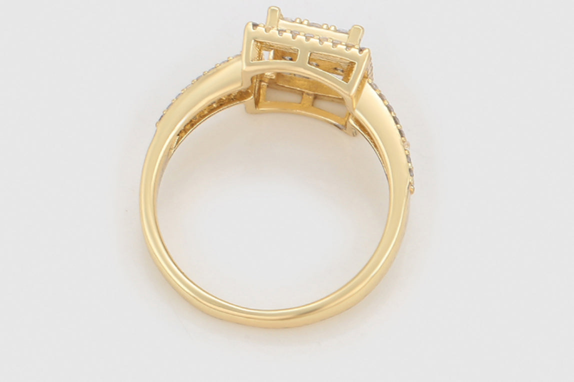 Anillo de diamantes bañado en oro de 14 quilates